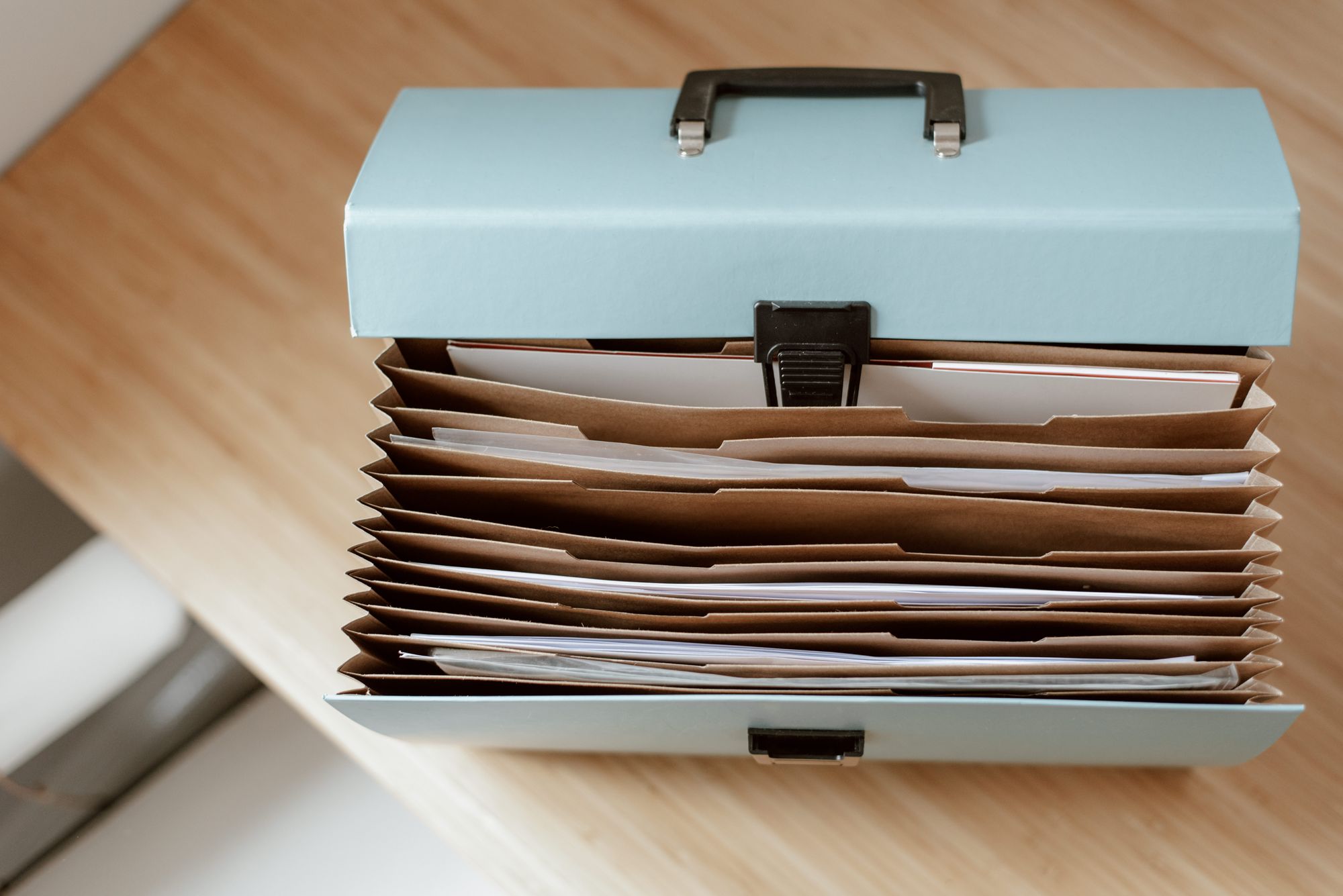 Expanding file folder organised with documents